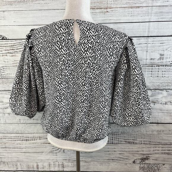 Vince Camuto Blouse Top size Small Black White Zebra Puffy Sleeves Ties Modest - Picture 9 of 10